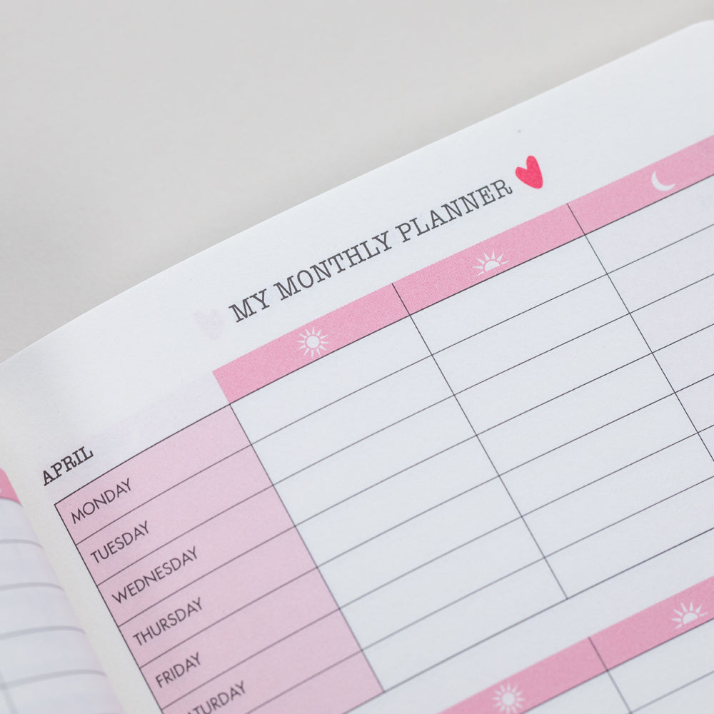 Matilda Moo | 2027 Diary - A5 Weekly Planner | Week-to-View in Mint