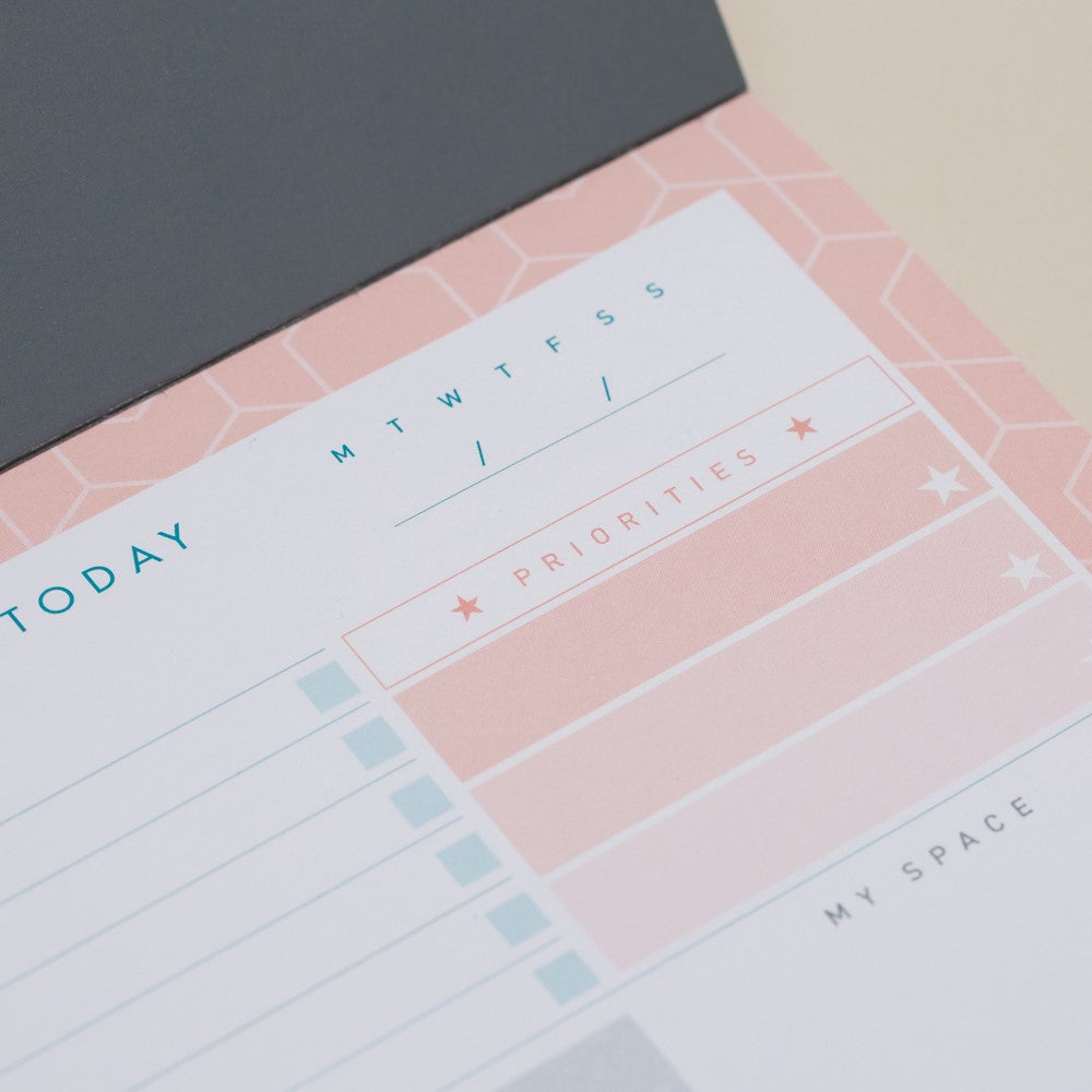 Matilda Myres | A5 Daily List Pad with 100 Sheets and Magnetic Strip | Pink